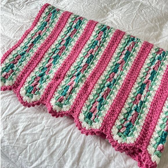 Handmade Crochet Granny Baby Blanket Afghan Knit Scalloped Edge Throw - Picture 8 of 10